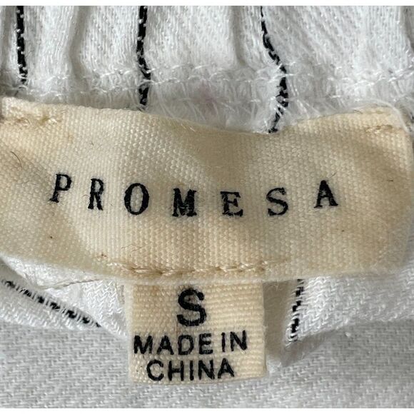 Promesa White Collared Pinstripe Long Sleeve Blouse Size Small - Picture 5 of 5